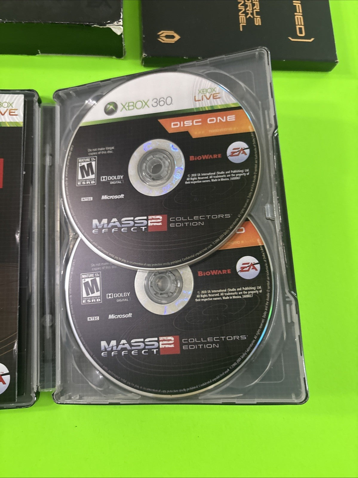 Mass Effect 2 Collector's Edition (Microsoft Xbox 360, 2010) Complete In Box